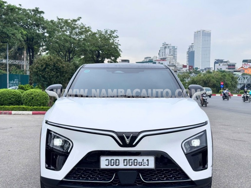 VinFast VF7 Plus 2026